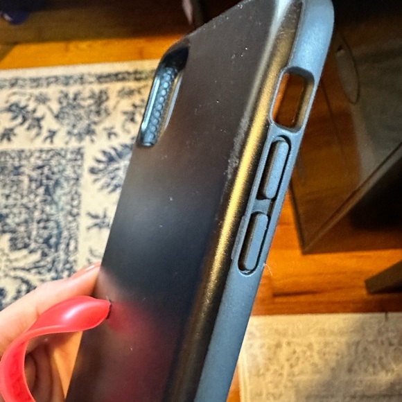 (2) iPhone 11 Pro Max Loopy Cases and extra loops - Picture 4 of 10